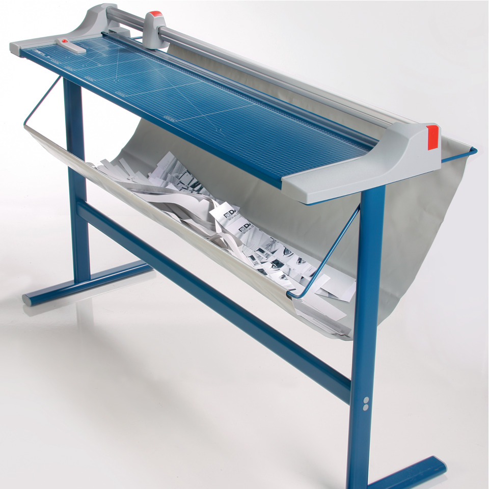 Rollen-Schneidemaschine 448 - Schnittlänge 1300 mm, inkl. Untergestell und Auffangwanne